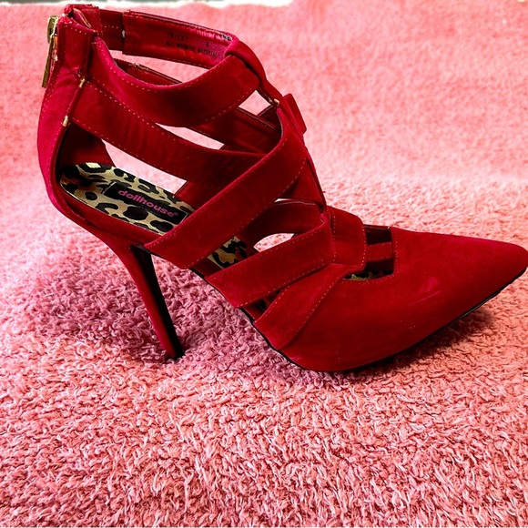 Women’s Heels - Picture 1 of 9